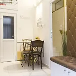 Ava's Champagne Center-andrash Street King Street *
