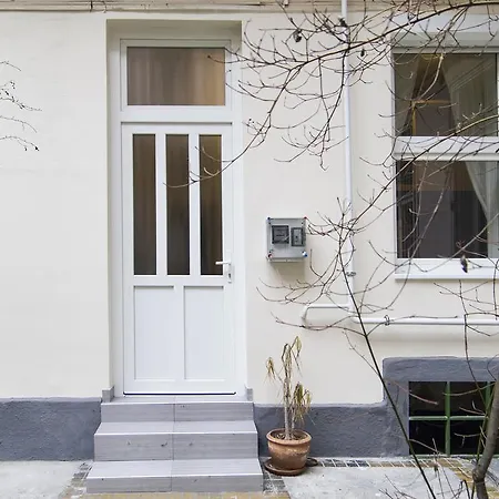 Ava's Champagne Center-andrash Street King Street Budapest