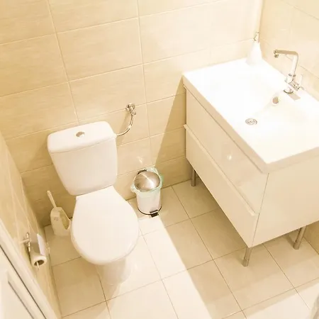 Ava's Champagne Studio Apartment Budapest