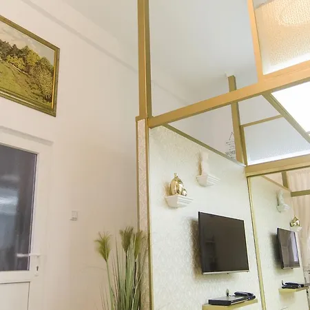 Apartment Ava's Champagne Studio *