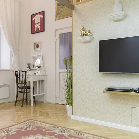 Ava's Champagne Studio * Budapest