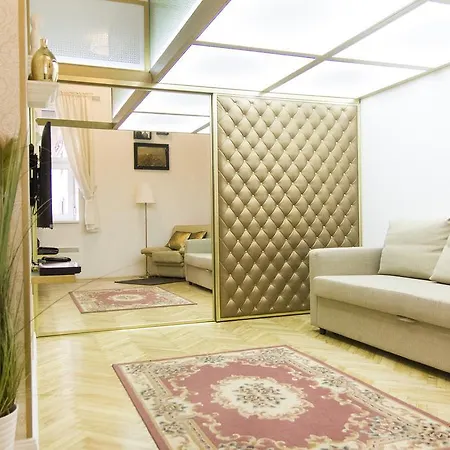 Apartment Ava's Champagne Studio *